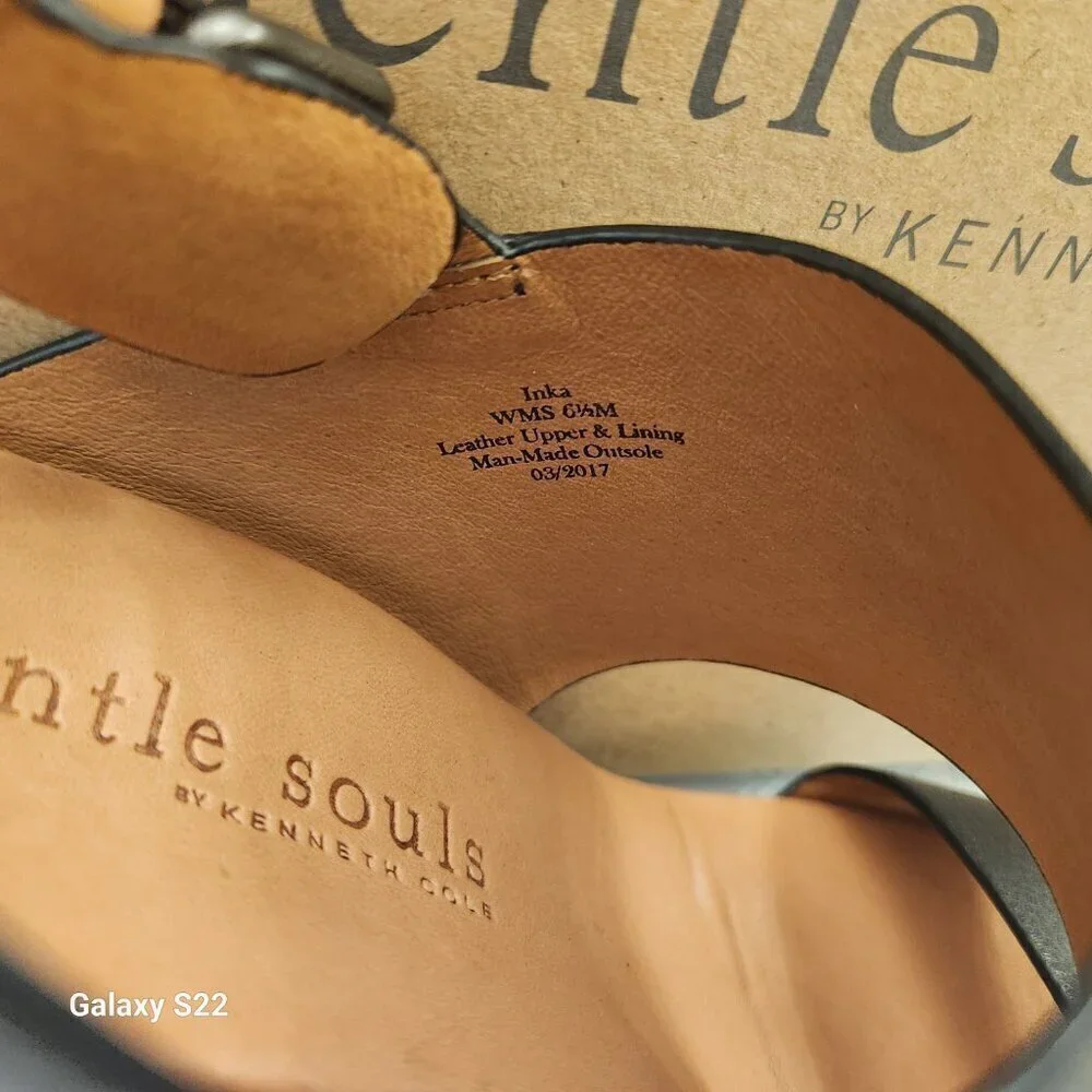 Gentle Souls by Kenneth Cole Women's Inka Wedge Sandal. Black. NIB. Size Various